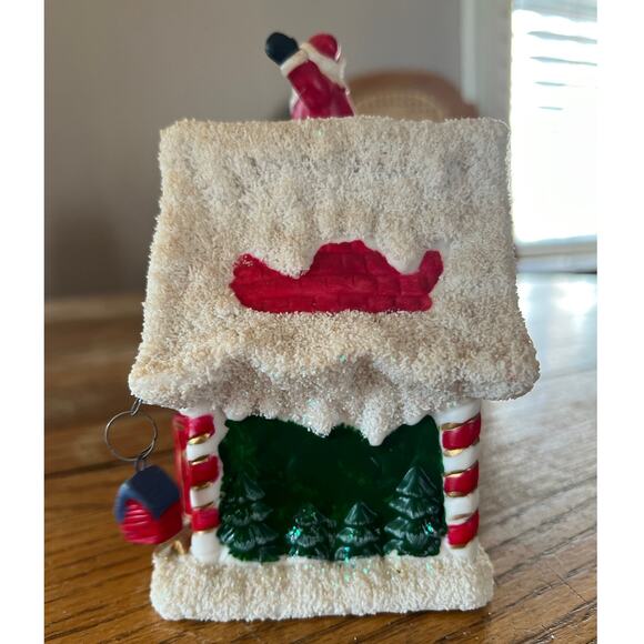 K's Collection 6" height and 4" length Christmas Winter House Santa - Picture 3 of 6